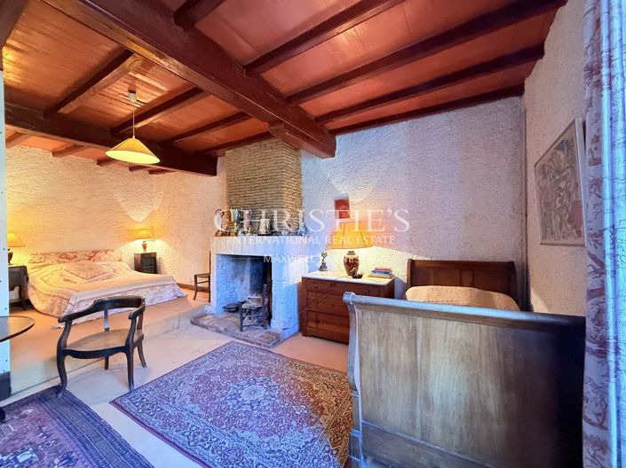 Image No.25-8 Bed House for sale