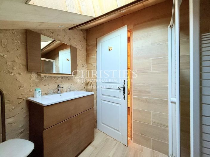Image No.28-8 Bed House for sale