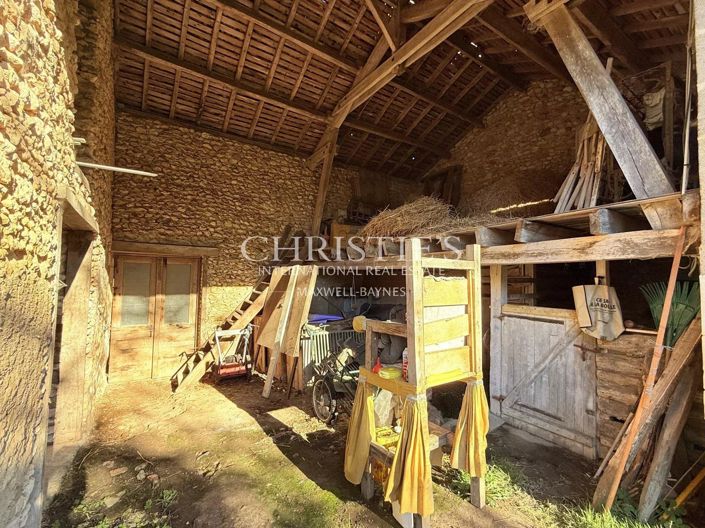 Image No.30-8 Bed House for sale