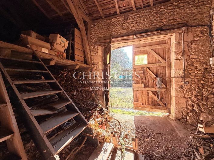 Image No.31-8 Bed House for sale