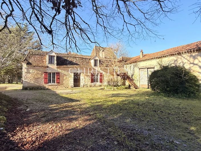 Image No.5-8 Bed House for sale