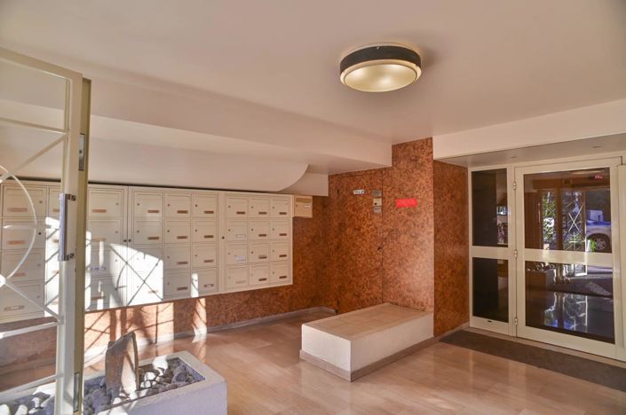 Image No.10-1 Bed Apartment for sale