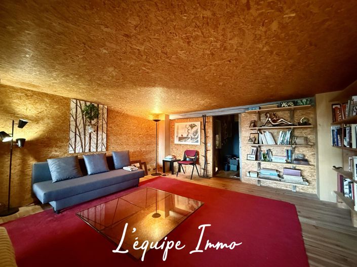 Image No.9-5 Bed House for sale