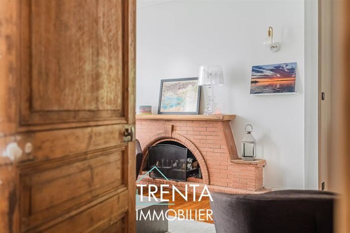 Image No.10-7 Bed House for sale