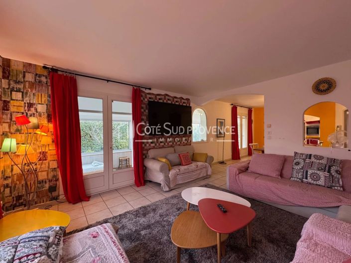 Image No.10-5 Bed House for sale