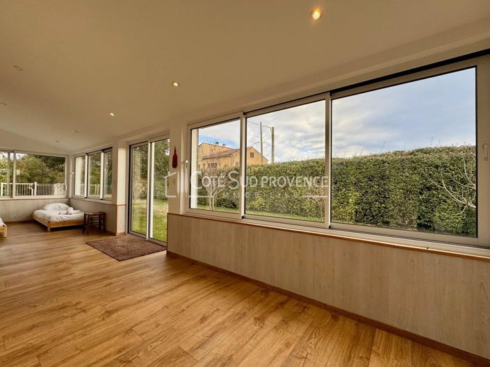 Image No.11-5 Bed House for sale