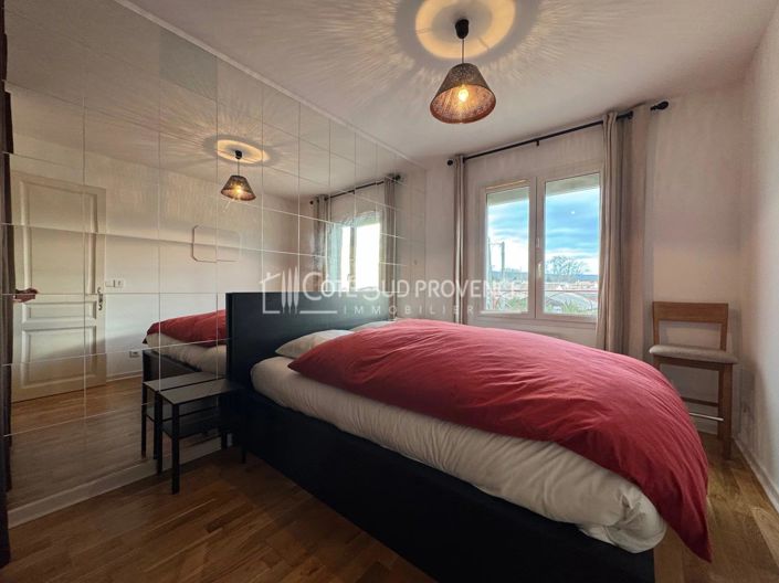 Image No.20-5 Bed House for sale