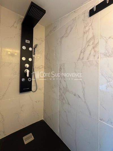 Image No.26-5 Bed House for sale