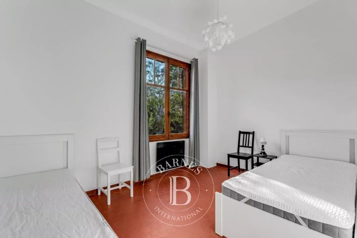 Image No.10-4 Bed House for sale