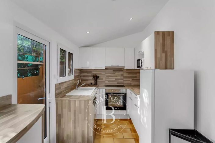 Image No.8-4 Bed House for sale