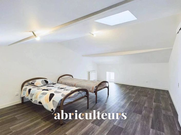 Image No.6-4 Bed House for sale