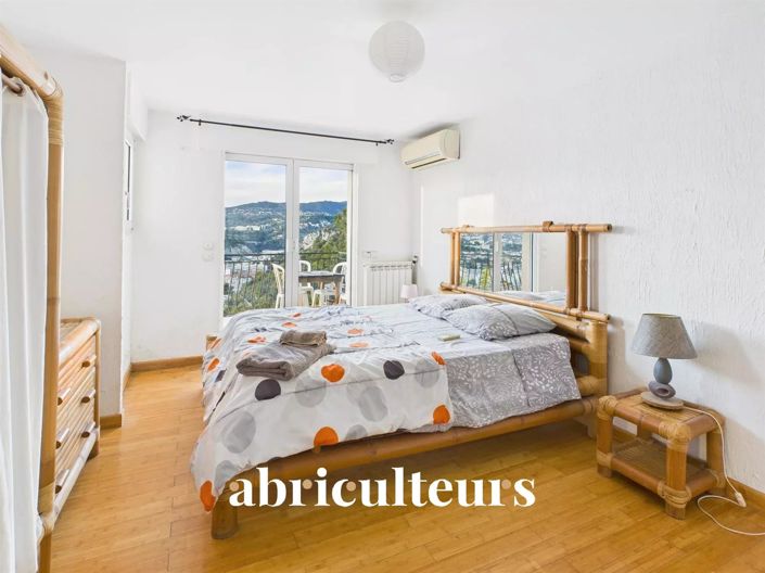 Image No.14-6 Bed House for sale