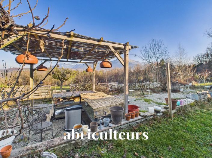 Image No.20-8 Bed House for sale