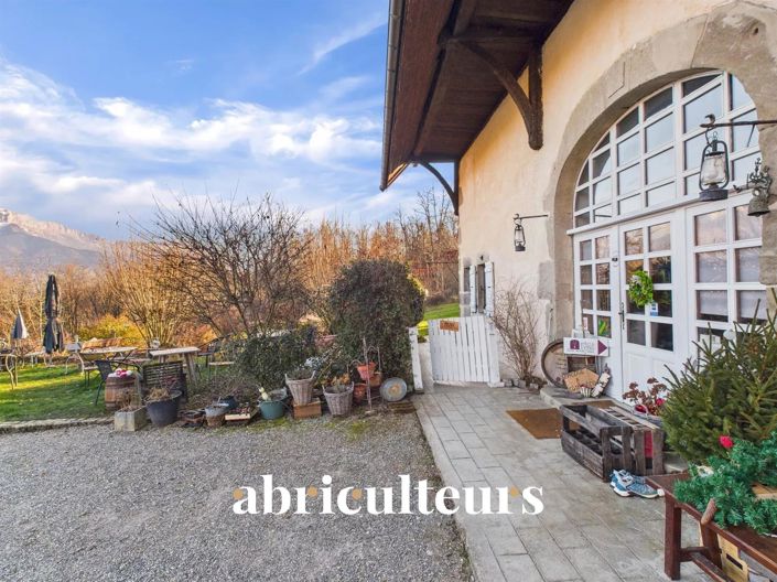 Image No.7-8 Bed House for sale