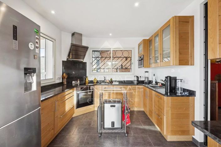 Image No.8-House for sale