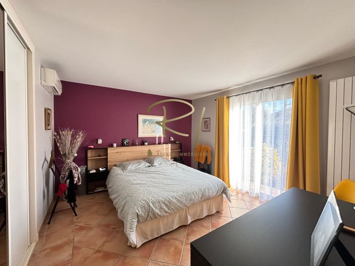 Image No.10-3 Bed House for sale