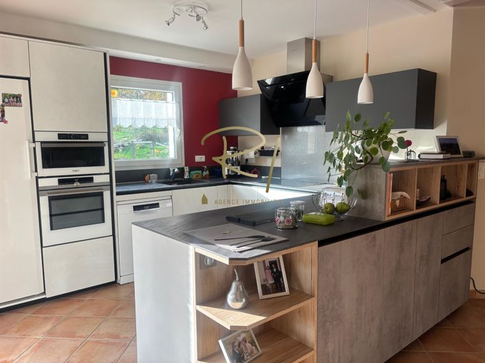 Image No.2-3 Bed House for sale