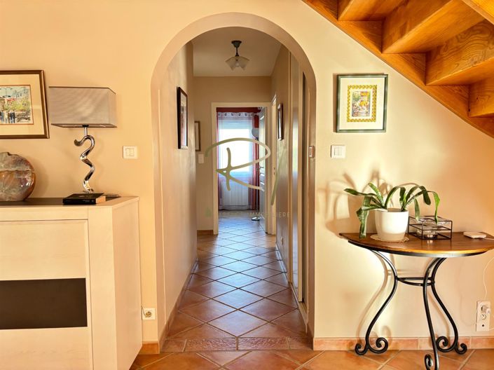 Image No.8-3 Bed House for sale