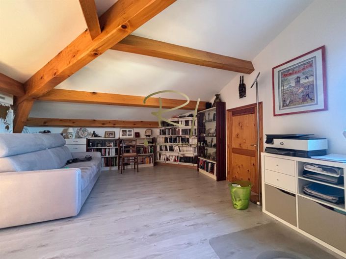 Image No.8-3 Bed House for sale