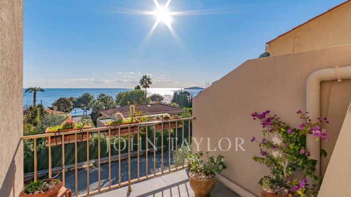 Image No.10-3 Bed House for sale