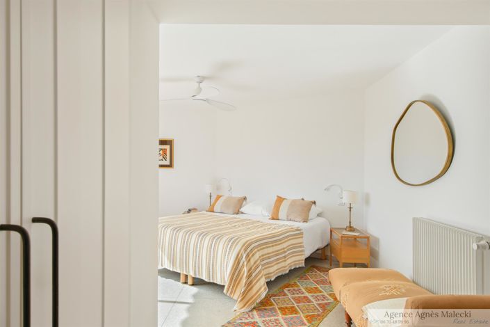 Image No.16-6 Bed House for sale