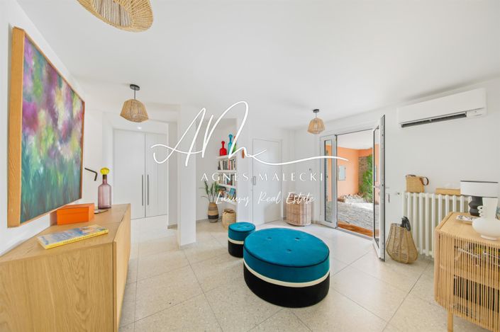 Image No.23-6 Bed House for sale