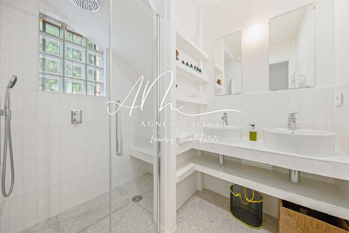 Image No.29-6 Bed House for sale