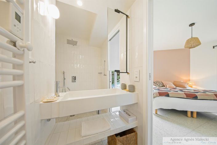 Image No.30-6 Bed House for sale