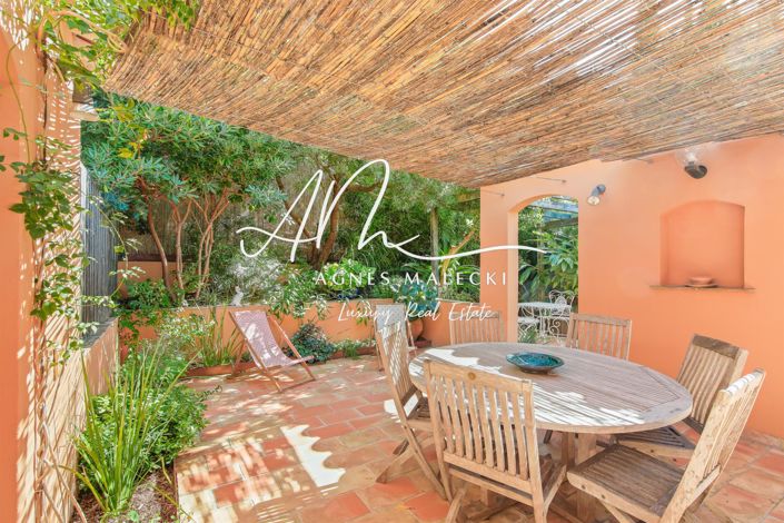 Image No.5-6 Bed House for sale