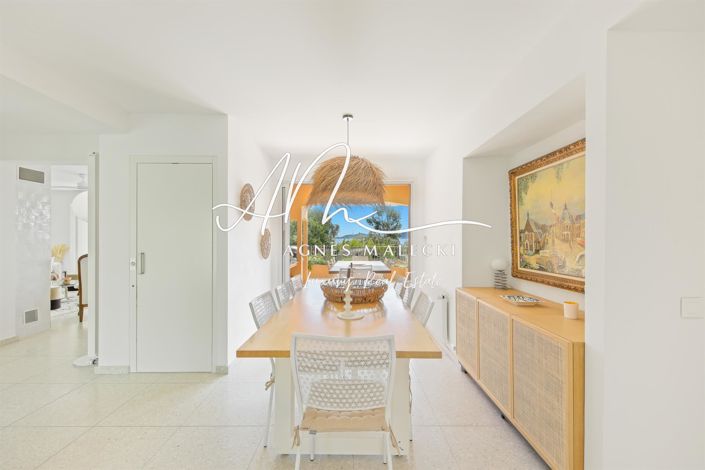 Image No.7-6 Bed House for sale