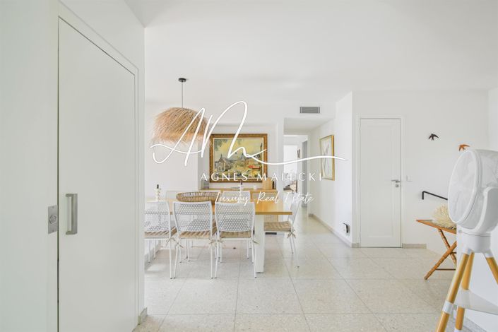 Image No.8-6 Bed House for sale