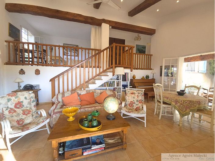 Image No.8-5 Bed House for sale