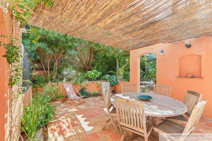 Image No.18-6 Bed House for sale