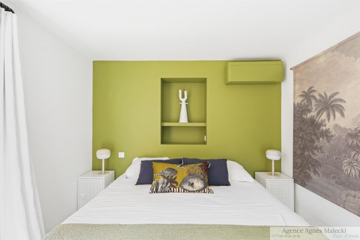 Image No.24-6 Bed House for sale