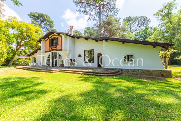 Image No.10-5 Bed House for sale