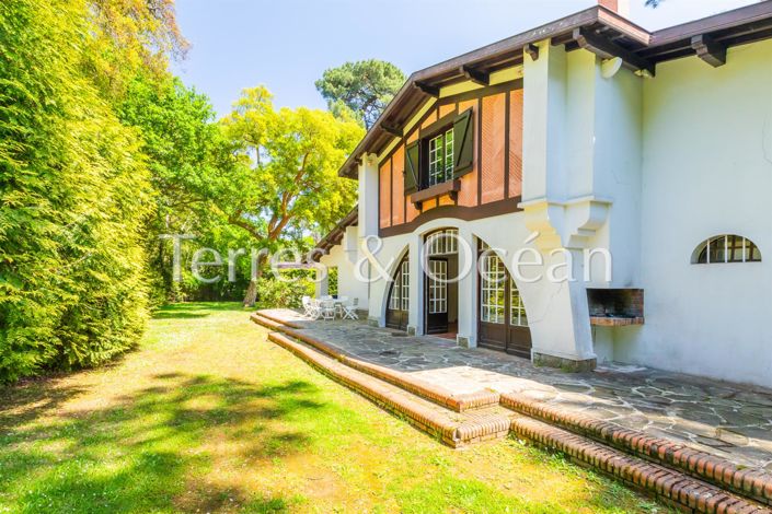 Image No.6-5 Bed House for sale