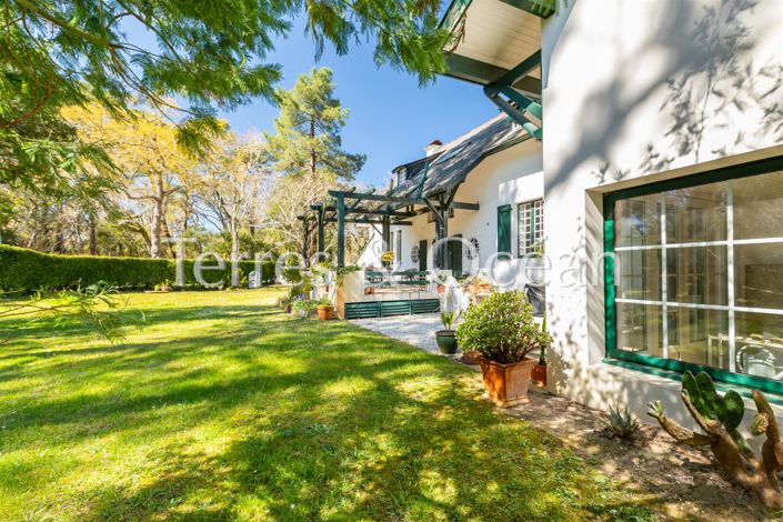 Image No.5-7 Bed House for sale