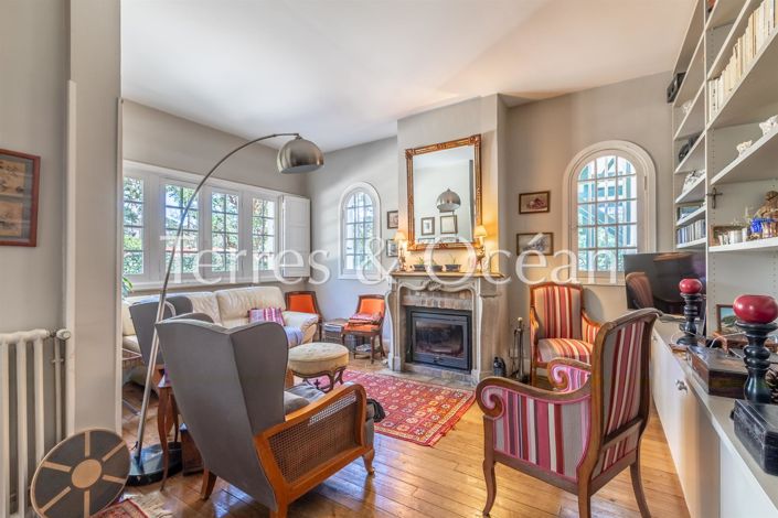 Image No.6-7 Bed House for sale