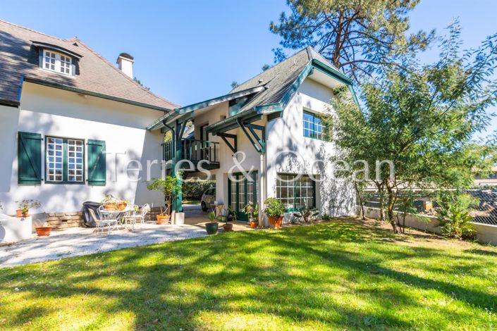 Image No.8-7 Bed House for sale