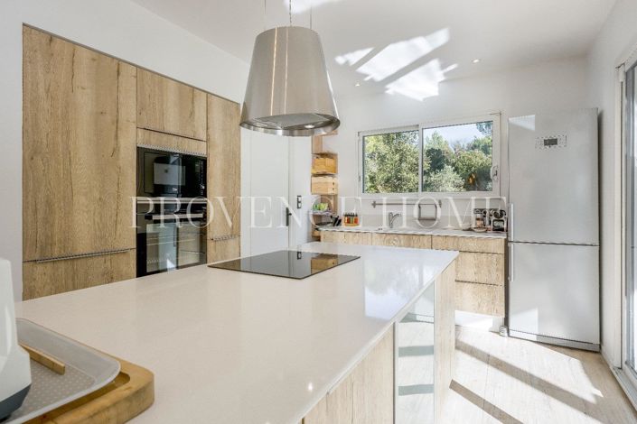 Image No.15-4 Bed Property for sale