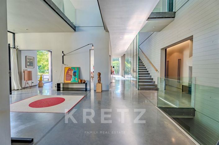 Image No.5-5 Bed Property for sale