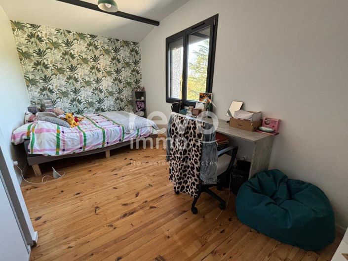 Image No.8-4 Bed House for sale