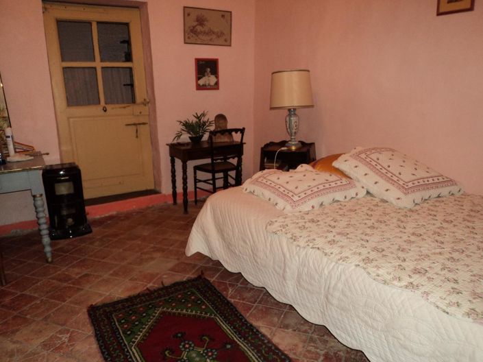 Image No.10-6 Bed House for sale