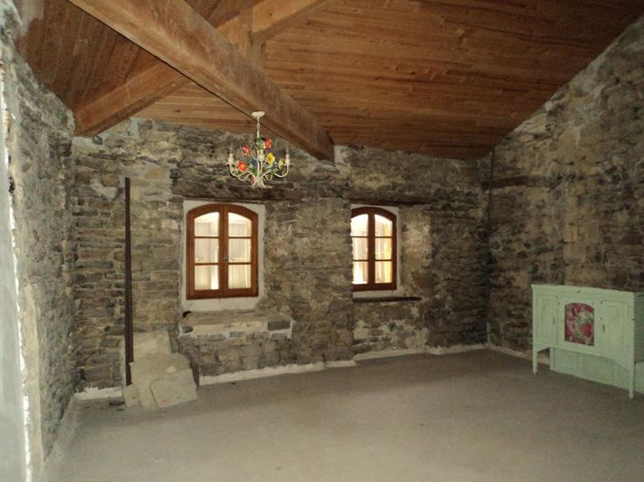 Image No.23-6 Bed House for sale