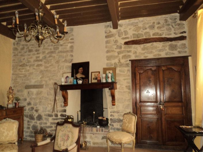 Image No.6-6 Bed House for sale