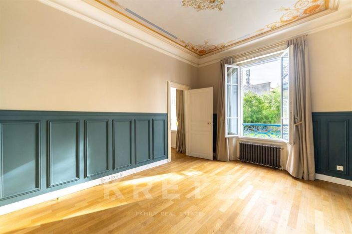 Image No.6-8 Bed Property for sale