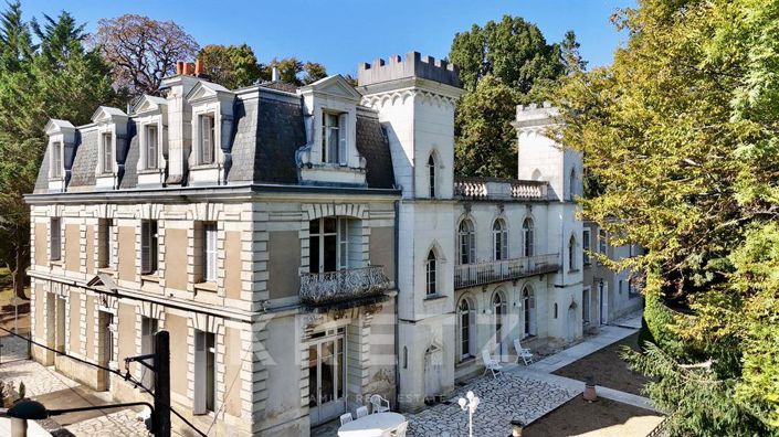 Image No.2-8 Bed Property for sale