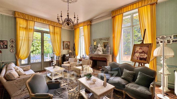 Image No.3-8 Bed Property for sale