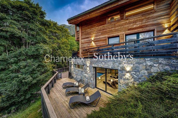 Image No.19-5 Bed Property for sale