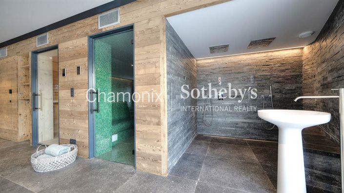 Image No.3-5 Bed Property for sale